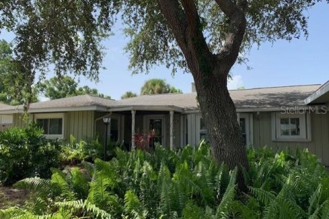 House in Sarasota, Florida 2 bedrooms, 140 sq.m. № 1911149 - photo 1