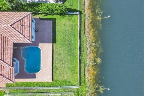 Casa en venta en Miramar, Florida, 4 dormitorios, 232.81 m2 № 1727967 - foto 4