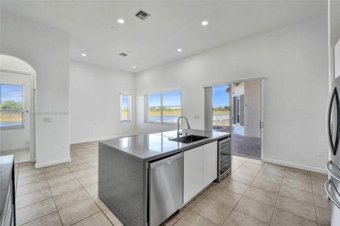 Casa en venta en Miramar, Florida, 4 dormitorios, 232.81 m2 № 1727967 - foto 25