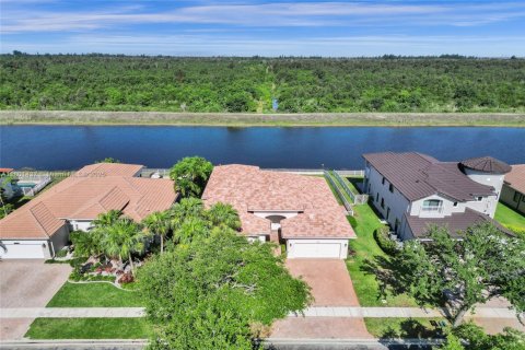 Casa en venta en Miramar, Florida, 4 dormitorios, 232.81 m2 № 1727967 - foto 5