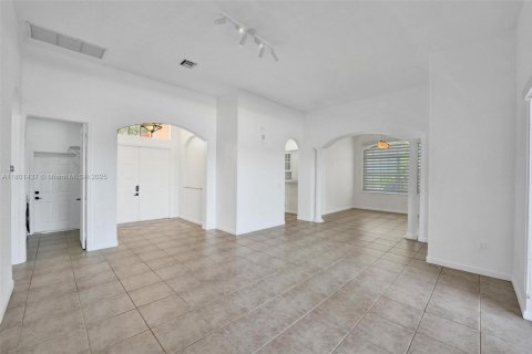Casa en venta en Miramar, Florida, 4 dormitorios, 232.81 m2 № 1727967 - foto 13