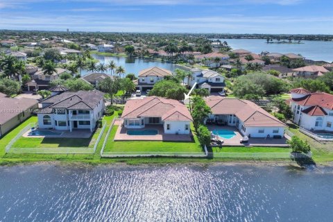 Casa en venta en Miramar, Florida, 4 dormitorios, 232.81 m2 № 1727967 - foto 2