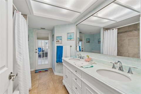 Villa ou maison à vendre à New Port Richey, Floride: 4 chambres, 218.88 m2 № 2140573 - photo 29