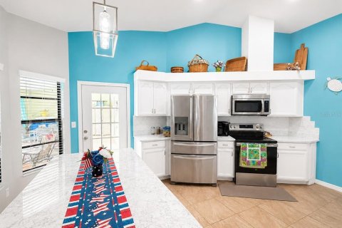 Villa ou maison à vendre à New Port Richey, Floride: 4 chambres, 218.88 m2 № 2140573 - photo 7
