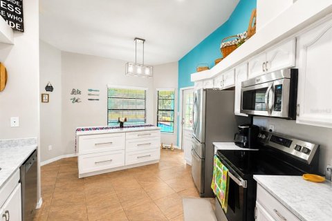 Villa ou maison à vendre à New Port Richey, Floride: 4 chambres, 218.88 m2 № 2140573 - photo 6