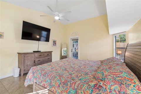 Villa ou maison à vendre à New Port Richey, Floride: 4 chambres, 218.88 m2 № 2140573 - photo 19