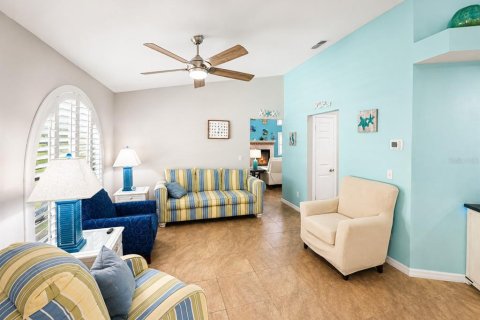 Villa ou maison à vendre à New Port Richey, Floride: 4 chambres, 218.88 m2 № 2140573 - photo 11
