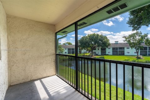 Condo in Sunrise, Florida, 1 bedroom  № 1948843 - photo 18