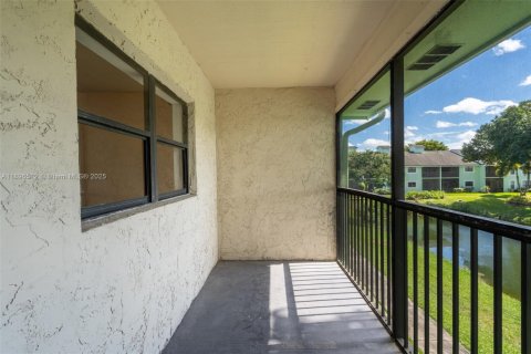 Condo in Sunrise, Florida, 1 bedroom  № 1948843 - photo 19