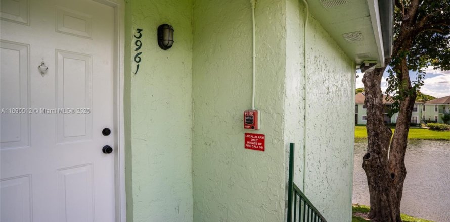 Condo in Sunrise, Florida, 1 bedroom № 1948843