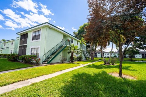 Condo in Sunrise, Florida, 1 bedroom  № 1948843 - photo 24