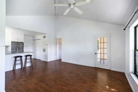Condo in Sunrise, Florida, 1 bedroom  № 1948843 - photo 7