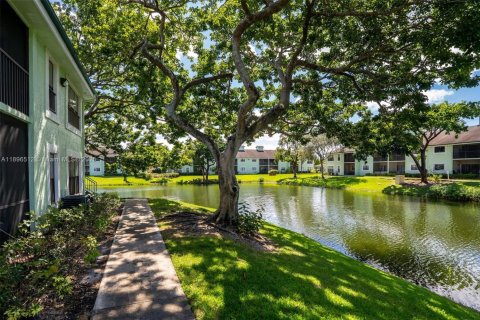 Condo in Sunrise, Florida, 1 bedroom  № 1948843 - photo 26