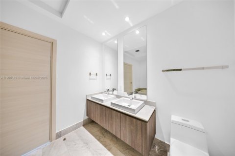 Copropriété à louer à Miami, Floride: 3 chambres, 122.82 m2 № 2056793 - photo 15