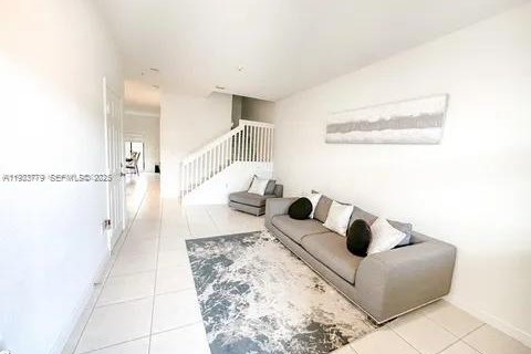 Adosado en venta en Miami, Florida, 3 dormitorios, 157.38 m2 № 1992046 - foto 4