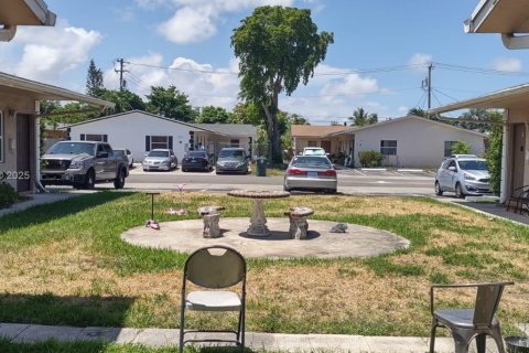 Снять в аренду кондоминиум в Окленд-Парк, Флорида 2 спальни, 65.03м2, № 1896607 - фото 9