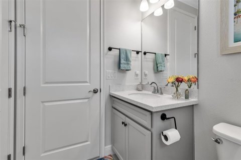 House in Sarasota, Florida 3 bedrooms, 243.59 sq.m. № 2202679 - photo 15