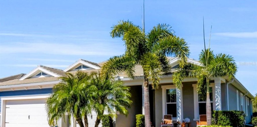 House in Sarasota, Florida 3 bedrooms, 243.59 sq.m. № 2202679
