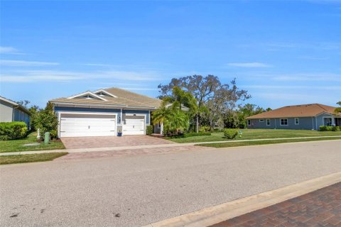 House in Sarasota, Florida 3 bedrooms, 243.59 sq.m. № 2202679 - photo 3