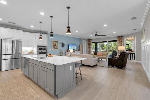 House in Sarasota, Florida 3 bedrooms, 243.59 sq.m. № 2202679 - photo 5