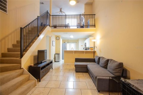 Adosado en venta en Tampa, Florida, 2 dormitorios, 111.76 m2 № 2157735 - foto 3