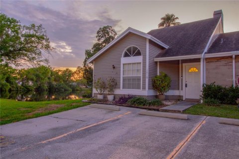Townhouse in Tampa, Florida 2 bedrooms, 111.76 sq.m. № 2157735