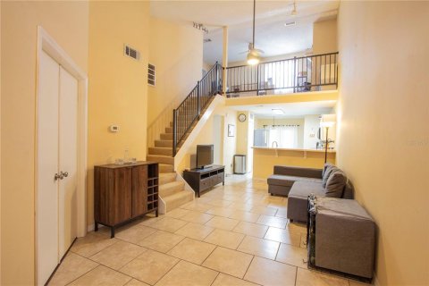 Adosado en venta en Tampa, Florida, 2 dormitorios, 111.76 m2 № 2157735 - foto 2