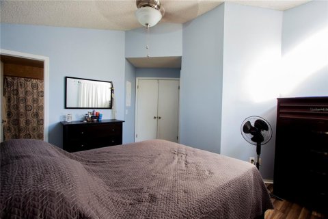 Adosado en venta en Tampa, Florida, 2 dormitorios, 111.76 m2 № 2157735 - foto 9