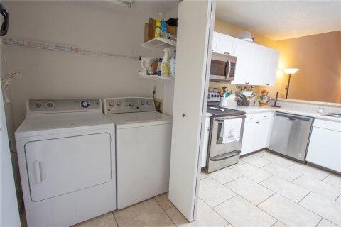 Adosado en venta en Tampa, Florida, 2 dormitorios, 111.76 m2 № 2157735 - foto 7