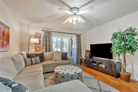 Condo in Clearwater, Florida, 2 bedrooms  № 1661980 - photo 3