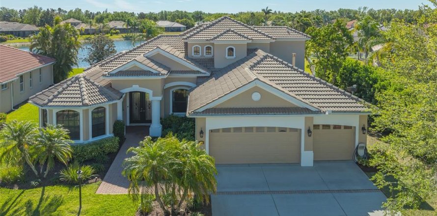House in Lakewood Ranch, Florida 5 bedrooms, 327.2 sq.m. № 1601844