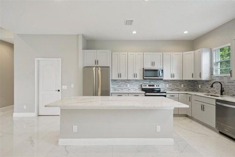 Villa ou maison à vendre à Zephyrhills, Floride: 4 chambres, 241.82 m2 № 1907602 - photo 10