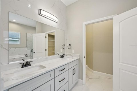 Villa ou maison à vendre à Zephyrhills, Floride: 4 chambres, 241.82 m2 № 1907602 - photo 21