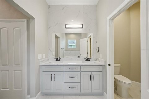 Villa ou maison à vendre à Zephyrhills, Floride: 4 chambres, 241.82 m2 № 1907602 - photo 22