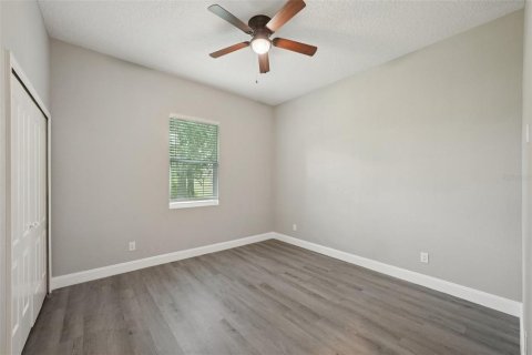 Villa ou maison à vendre à Zephyrhills, Floride: 4 chambres, 241.82 m2 № 1907602 - photo 28