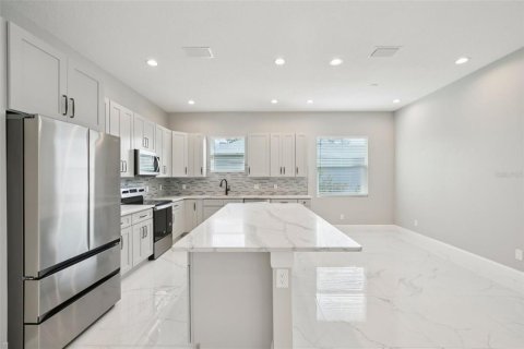 Villa ou maison à vendre à Zephyrhills, Floride: 4 chambres, 241.82 m2 № 1907602 - photo 12