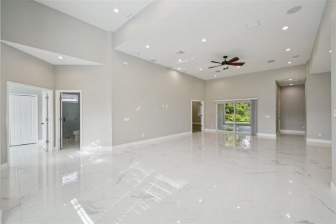 Villa ou maison à vendre à Zephyrhills, Floride: 4 chambres, 241.82 m2 № 1907602 - photo 8
