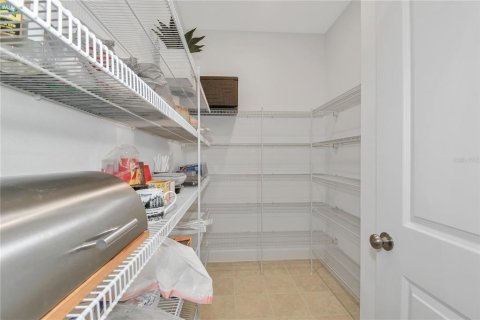 Casa en venta en Apopka, Florida, 4 dormitorios, 268.49 m2 № 2231914 - foto 5