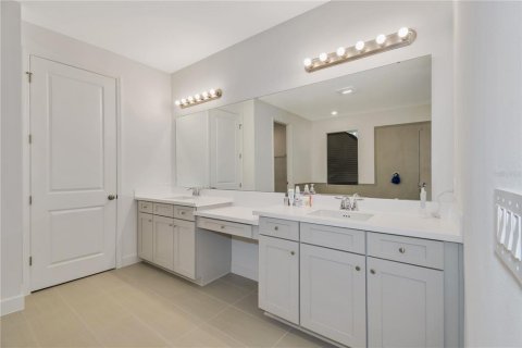 Casa en venta en Apopka, Florida, 4 dormitorios, 268.49 m2 № 2231914 - foto 10