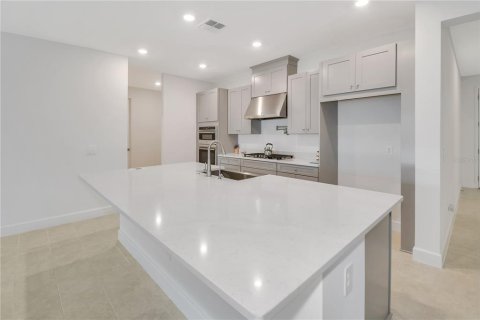 Casa en venta en Apopka, Florida, 4 dormitorios, 268.49 m2 № 2231914 - foto 3