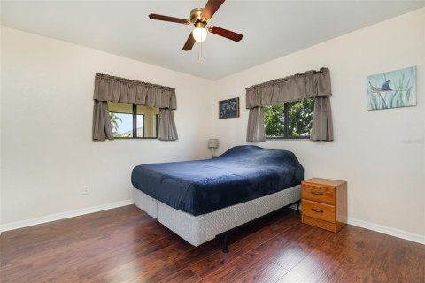 Casa en venta en Cape Coral, Florida, 3 dormitorios, 141.77 m2 № 1630708 - foto 13