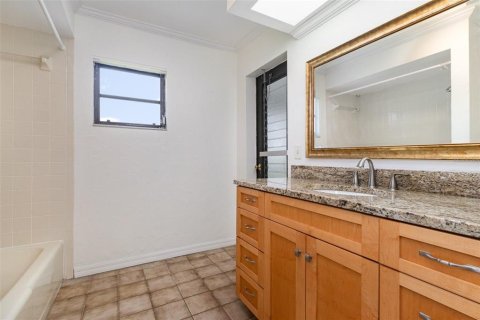 Casa en venta en Cape Coral, Florida, 3 dormitorios, 141.77 m2 № 1630708 - foto 12