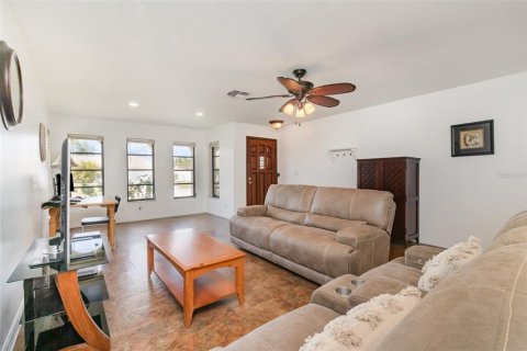 Casa en venta en Cape Coral, Florida, 3 dormitorios, 141.77 m2 № 1630708 - foto 5