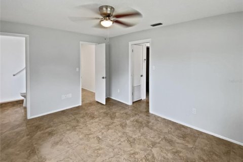 House in Spring Hill, Florida 2 bedrooms, 119.29 sq.m. № 1847402 - photo 21