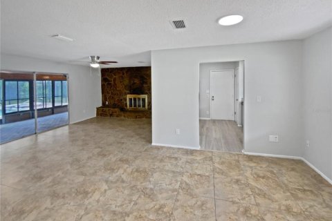House in Spring Hill, Florida 2 bedrooms, 119.29 sq.m. № 1847402 - photo 9
