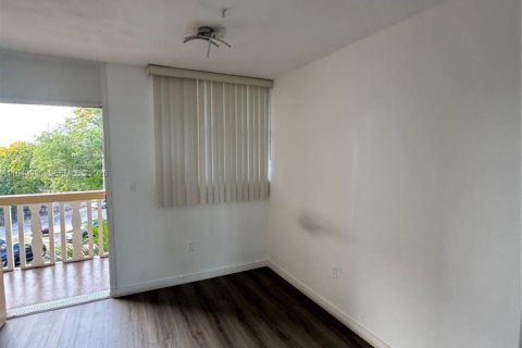 Кондоминиум с 1 спальней в Норт-Майами, Флорида № 2005601