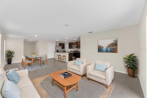 House in Riverview, Florida 5 bedrooms, 234.3 sq.m. № 2210414 - photo 8