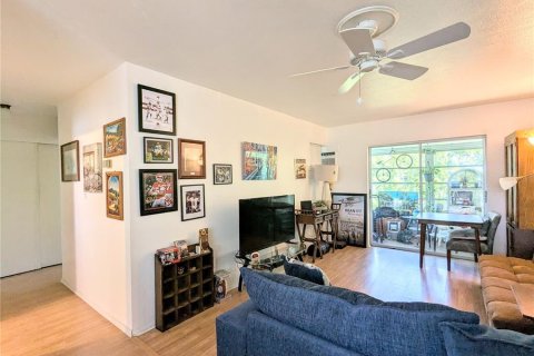 Condominio en alquiler en Bradenton, Florida, 1 dormitorio, 53.51 m2 № 1817245 - foto 9
