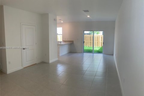Townhouse in Homestead, Florida 3 bedrooms, 123.93 sq.m. № 2154599 - photo 3