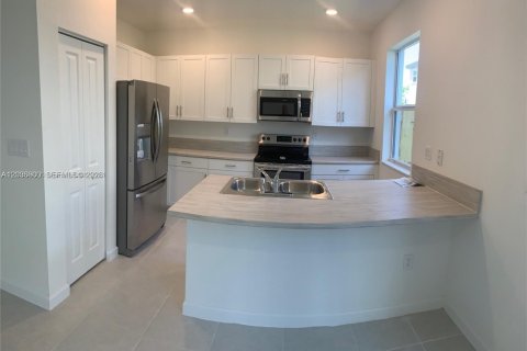 Townhouse in Homestead, Florida 3 bedrooms, 123.93 sq.m. № 2154599 - photo 2